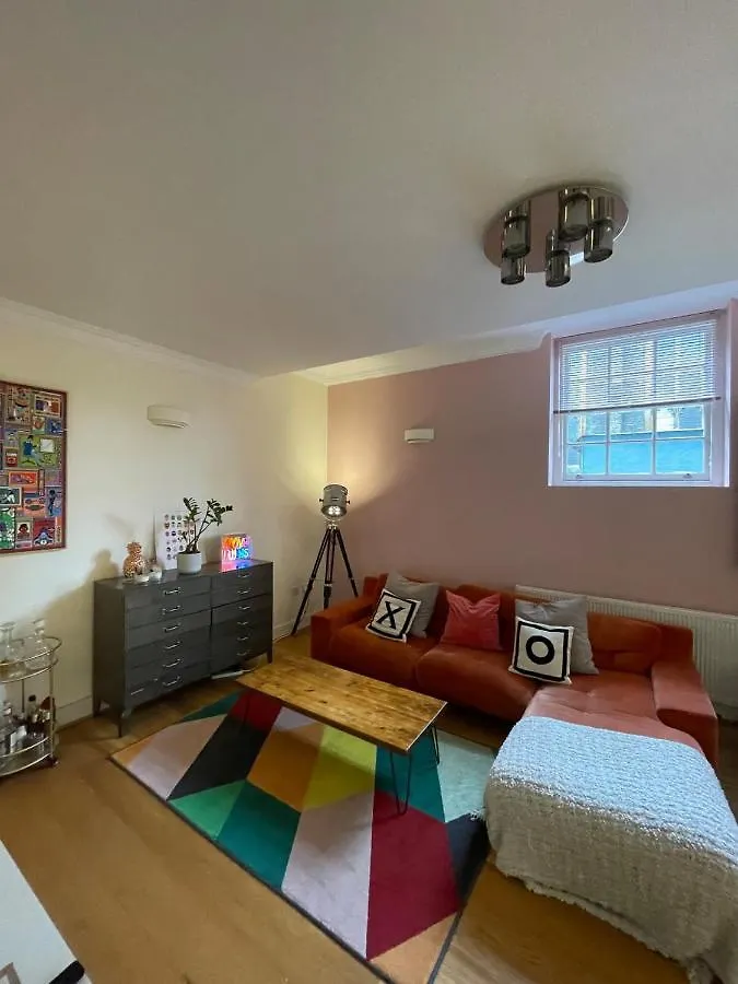 伦敦Chic Victorian Flat In Private Estate - Mile End!公寓 伦敦