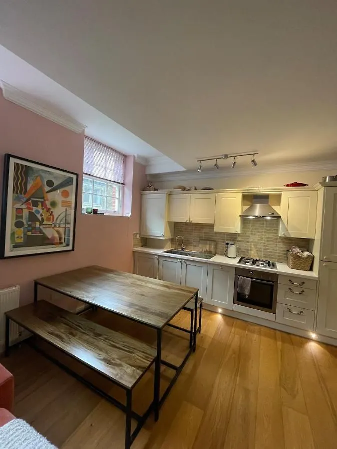 公寓 伦敦Chic Victorian Flat In Private Estate - Mile End!公寓