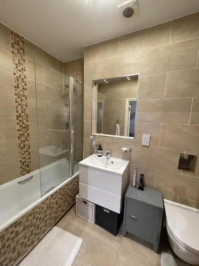 伦敦Chic Victorian Flat In Private Estate - Mile End!公寓 0*, 伦敦 英国