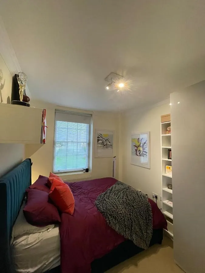 伦敦Chic Victorian Flat In Private Estate - Mile End!公寓 公寓